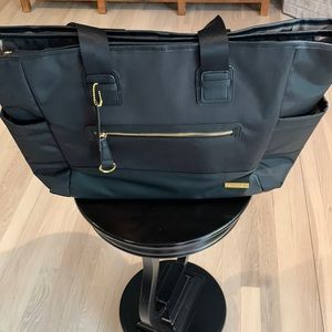 Skip hop Chelsea downtown diaper tote bag -hardly used